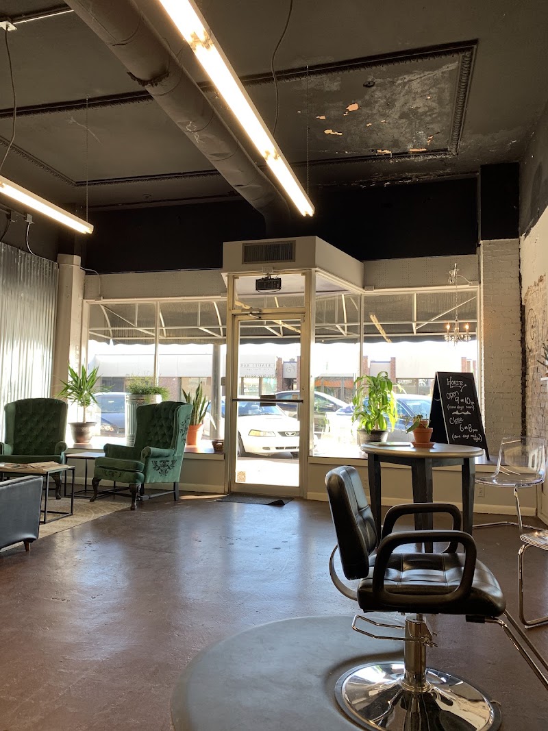 The Beauty Bar, beauty salon in Pittsburg, KS, photo 3 of 6